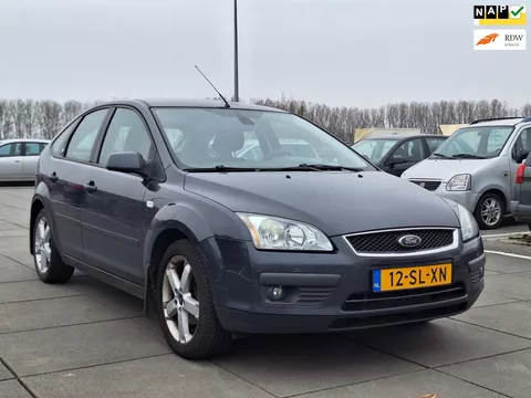 Ford Focus &euro;2350,-1.6-16V Ghia Nwe Apk 2026 Airco Nappas