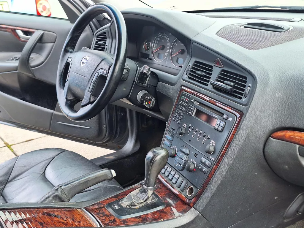 Volvo V70 &euro;2500,-2.5T AWD Ocean Race Vol ! Trekhaak Navi