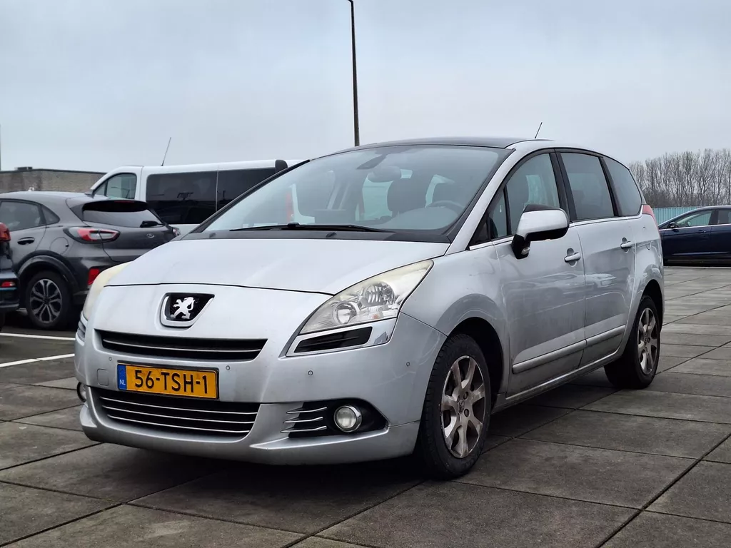 Peugeot 5008 &euro;3848,- 7 Pers. Nwe Apk Navi Panoramadak etc